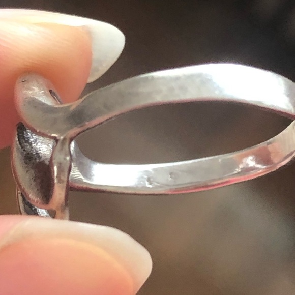 Sterling Silver swirl Ring - Picture 10 of 10